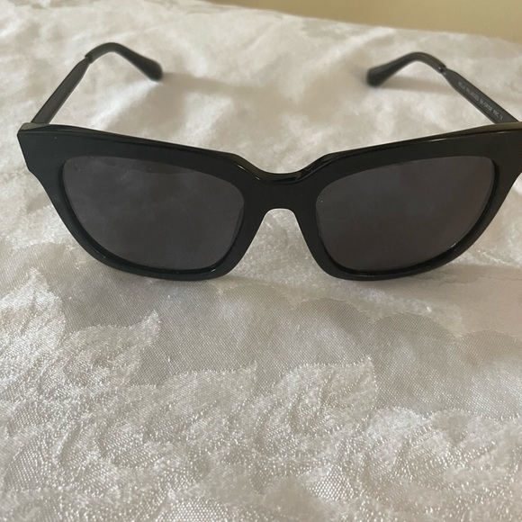DIFF Bella Designer Square Oversized Sunglasses for Women UV400 - Picture 3 of 8
